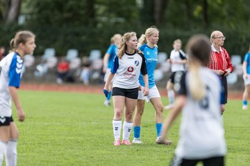 Bild 328 - wBJ VfL Pinneberg - Germania Schnelsen : Ergebnis: 15:1